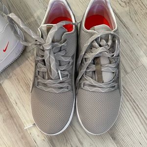 Sorel sneakers size 8